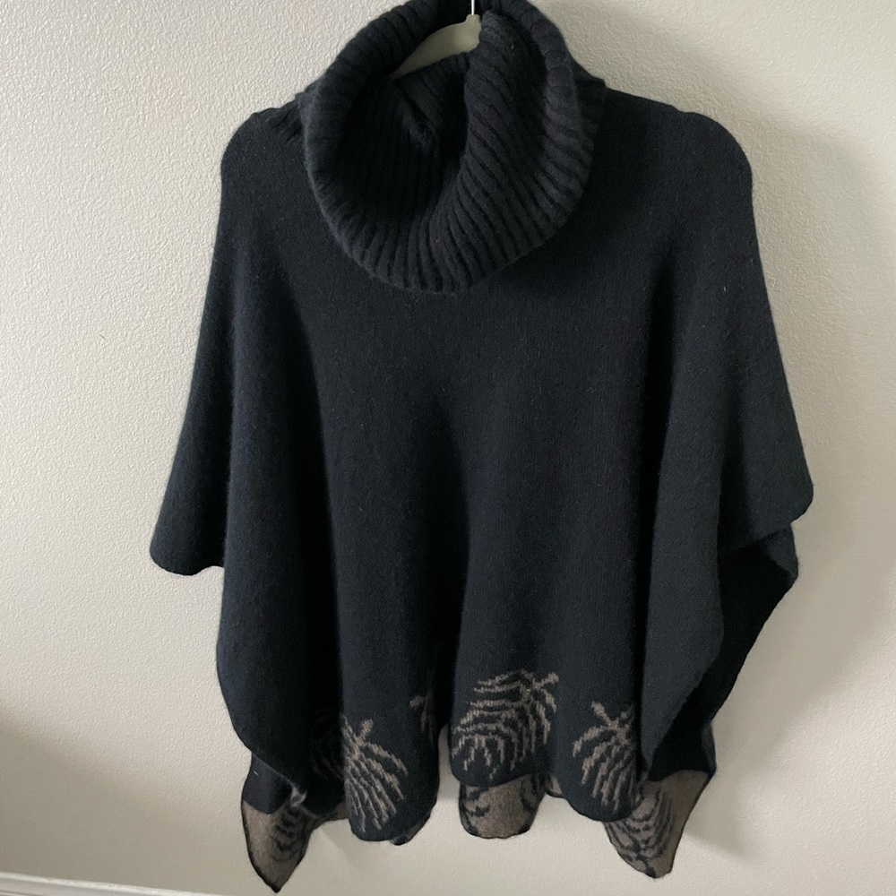 New Zealand McDonald Merino Wool Poncho